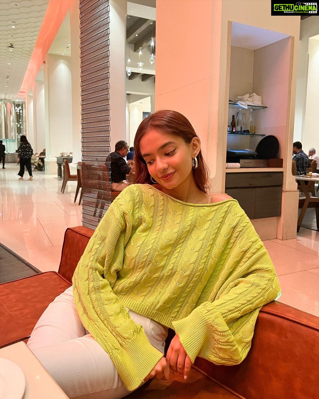 Anushka Sen Instagram - Dinner nights 🦦💁♀️