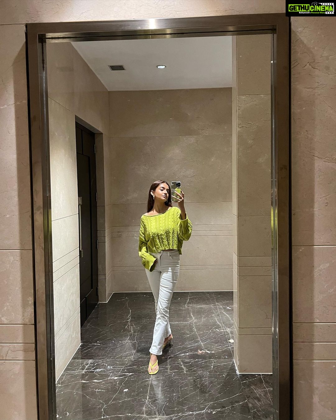 Anushka Sen Instagram - Dinner nights 🦦💁♀️