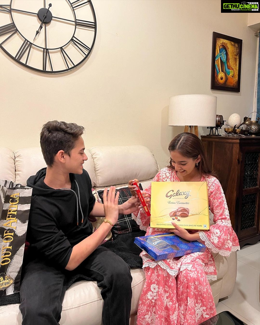 Anushka Sen Instagram - Rakhi celebrations with my lil brother 😍🥰🤗