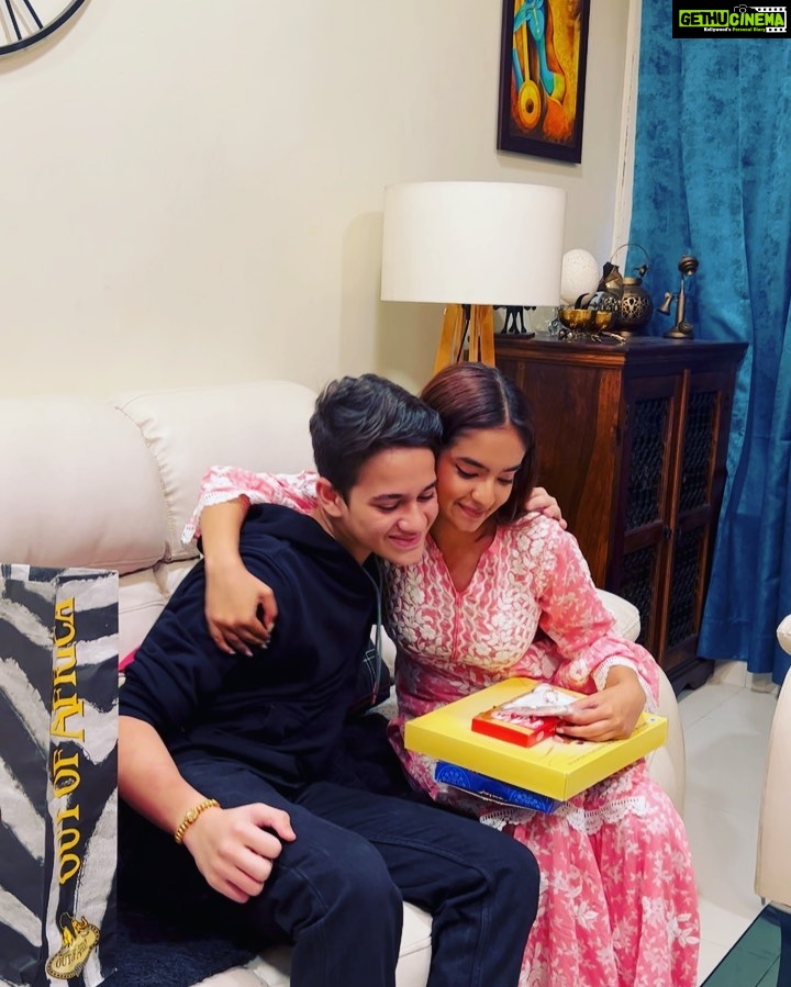 Anushka Sen Instagram - Rakhi celebrations with my lil brother 😍🥰🤗