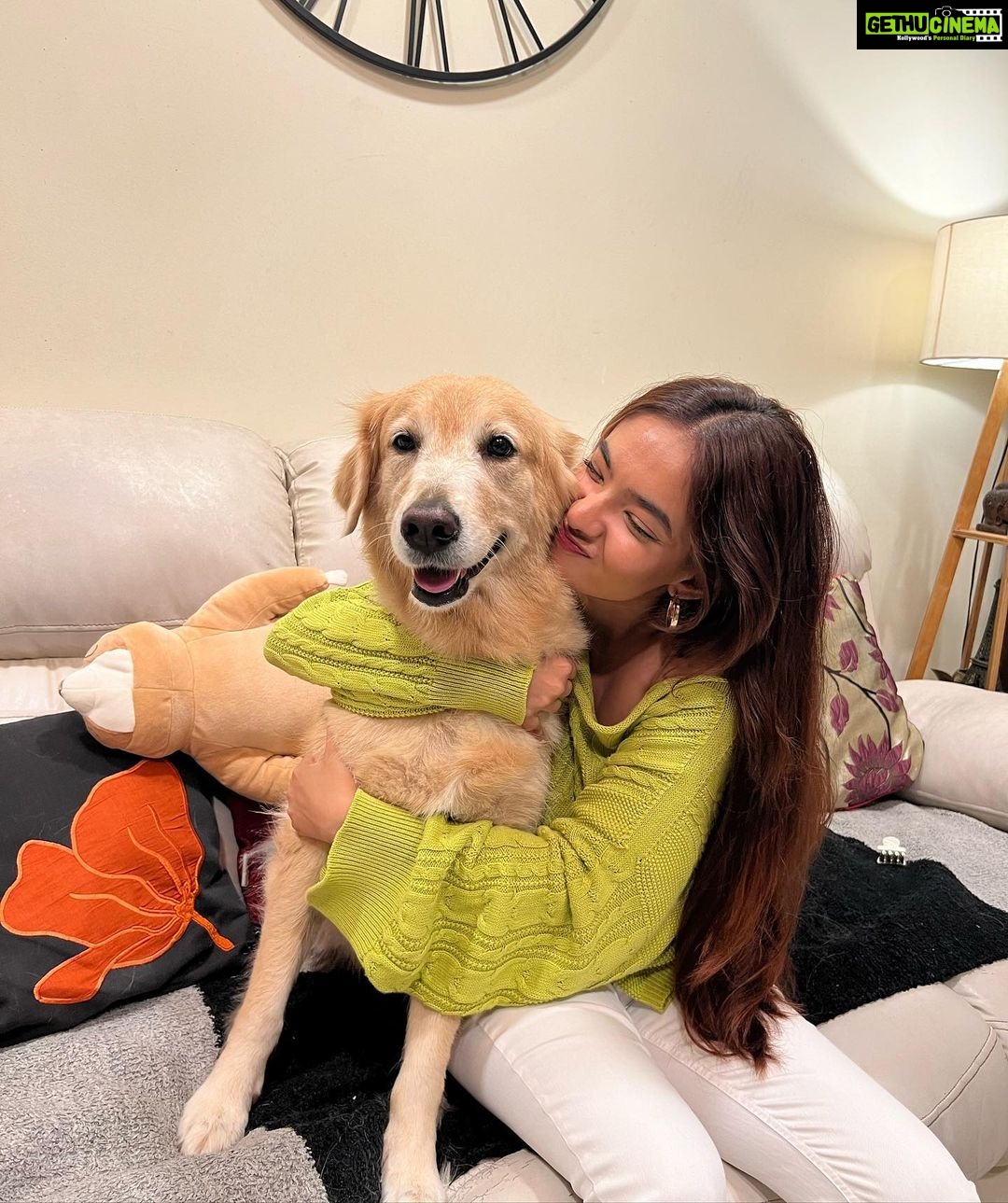 Anushka Sen Instagram - Happiest around you Angel 🦦😍💗