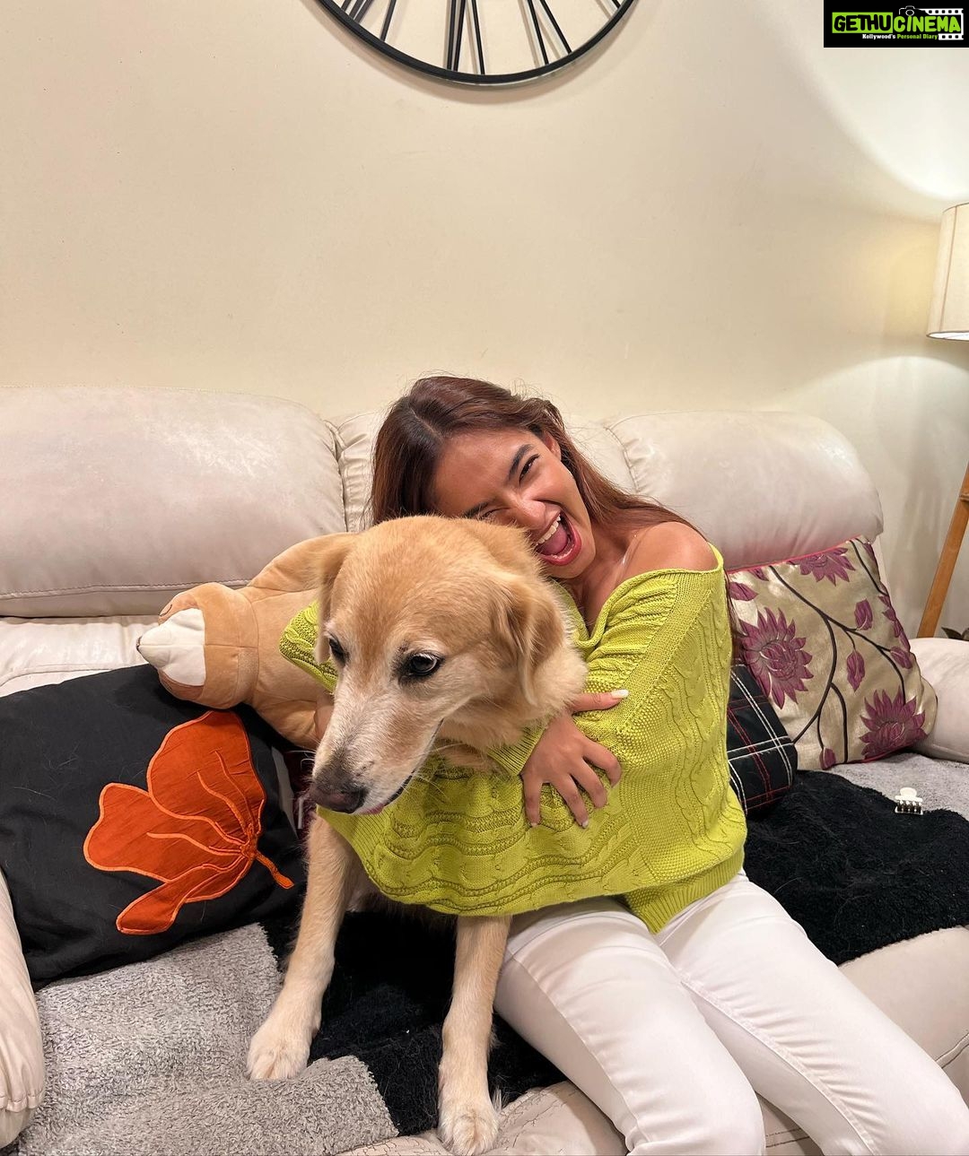 Anushka Sen Instagram - Happiest around you Angel 🦦😍💗