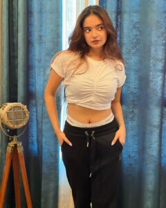 Anushka Sen Instagram - The Sen vibe 🤍