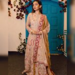 Anushka Sen Instagram - Diwali week ✨🤍 . Wearing @hsdesignerwardrobe 😍