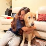 Anushka Sen Instagram - After whole day of being busy, hugging Cindra is the best feeling in the world 🧿🌎🤍