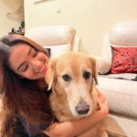 Anushka Sen Instagram - After whole day of being busy, hugging Cindra is the best feeling in the world 🧿🌎🤍