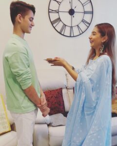 Anushka Sen Instagram - Happy Bhai Dooj to my lil brother 🥰 you are such a wonderful, honest ,sweet human being 🤍 I pray that you stay happy and healthy, may all your dreams come true 
- your sis ♾️ 
AS