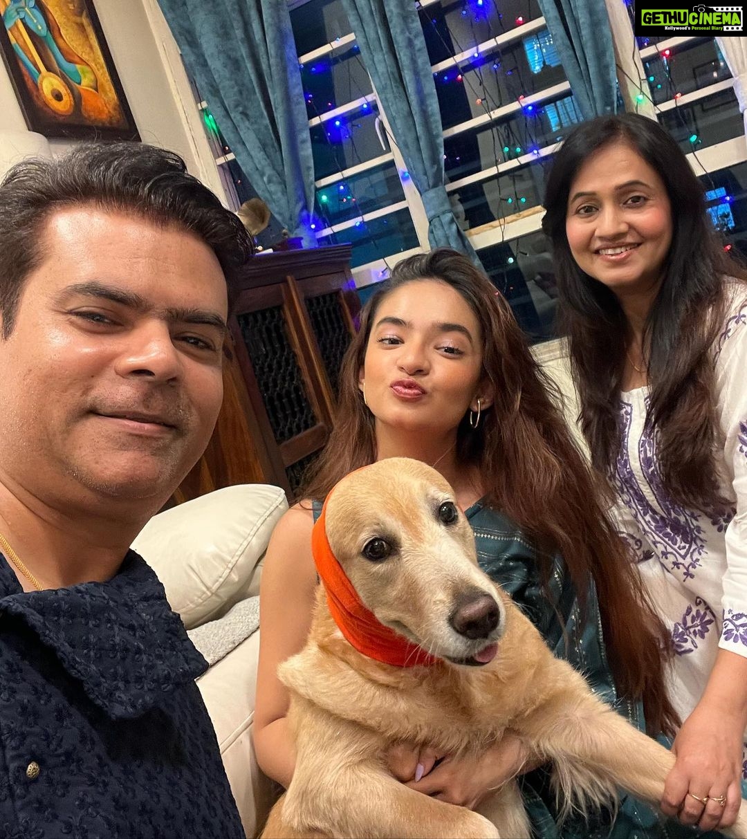 Anushka Sen Instagram - Wish you all a very Happy Diwali from Sen family β¨πͺπ§Ώπ€