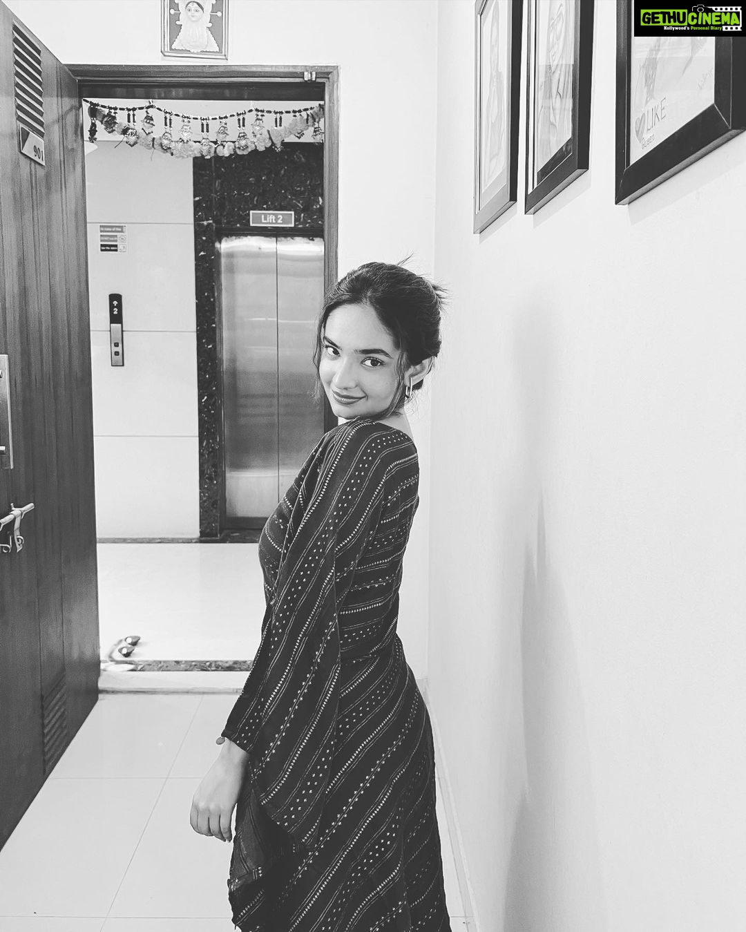 Anushka Sen Instagram - festivals have my heart 🤍