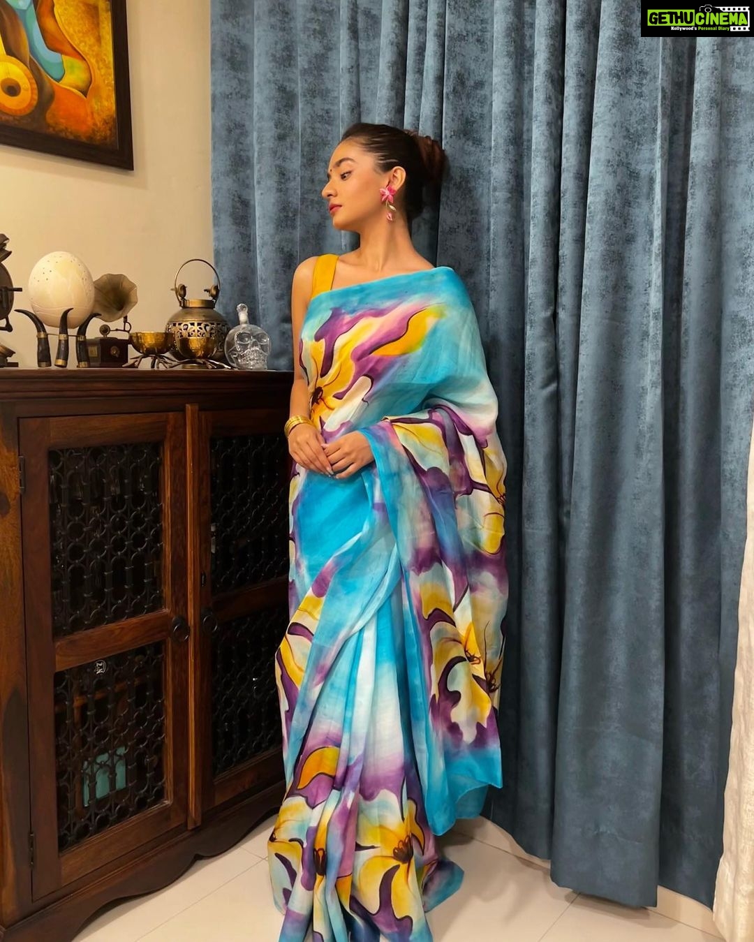 Anushka Sen Instagram - saree girl 😇✨🌻