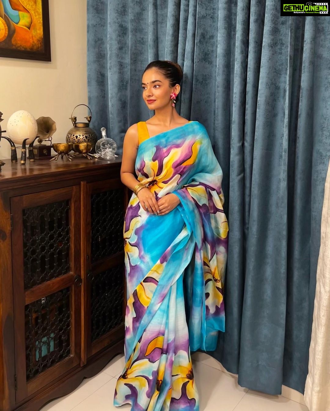 Anushka Sen Instagram - saree girl 😇✨🌻
