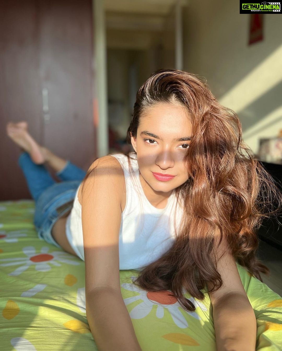 Anushka Sen Instagram - dance with me & take the lead now 🧚✨#nofilter