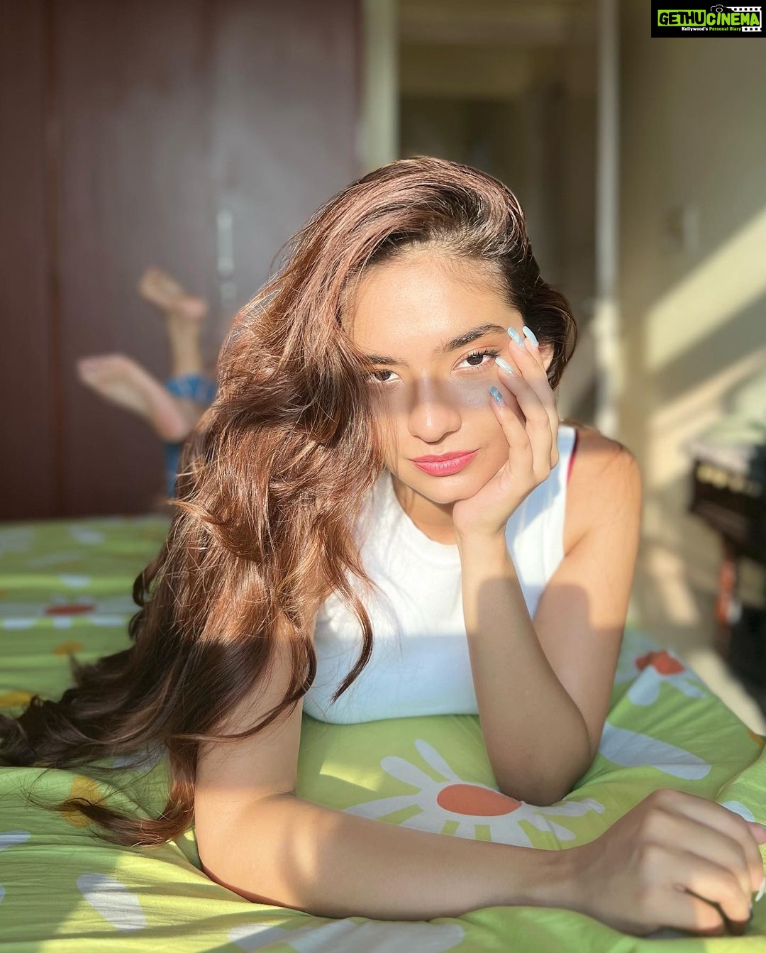 Anushka Sen Instagram - dance with me & take the lead now 🧚✨#nofilter
