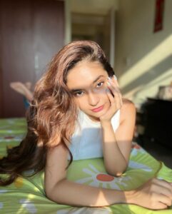 Anushka Sen Instagram - dance with me & take the lead now 🧚✨#nofilter
