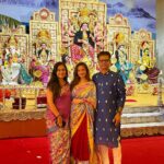 Anushka Sen Instagram - শরৎকালের রোদের ঝিলিক, শিউলি ফুলের গন্ধ। মা এসেছে ঘরে তাই, মনে এতো আনন্দ। হ্যাপি দুর্গা পূজা 🤍
