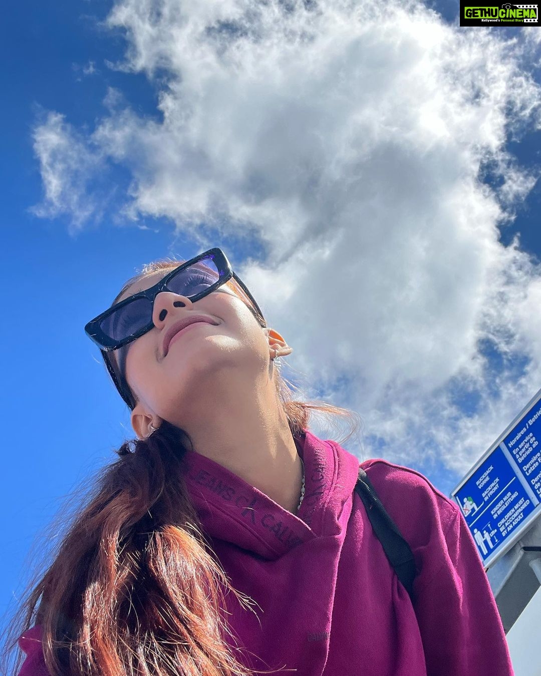 Anushka Sen Instagram - 🗺️ ✈️ Around The World
