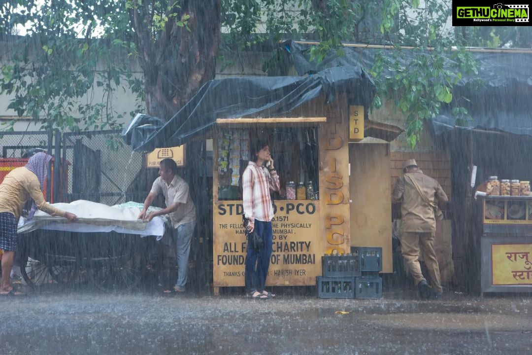 Anushka Sharma Instagram - A moment from a story that needs to be told! #ChakdaXpressOnNetflix #ComingSoon @netflix_in @jhulangoswami @renukash710 @official_mahesh_thakur @anshul14chauhan @officialcsfilms @kans26 @prositroy @abhishek_baner_jee @pratik8shah @anishjohn83 @nikhelg9 @saurabhma @rajneesh5258 @lifaafa_ @veerakapuree @narenandbenedict @anti.casting @ankitmalik3