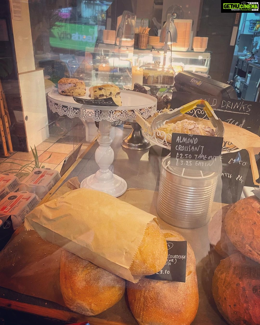 Anushka Sharma Instagram - Breakfast date with the parents ☕️🥯💕 Harrogate, North Yorkshire