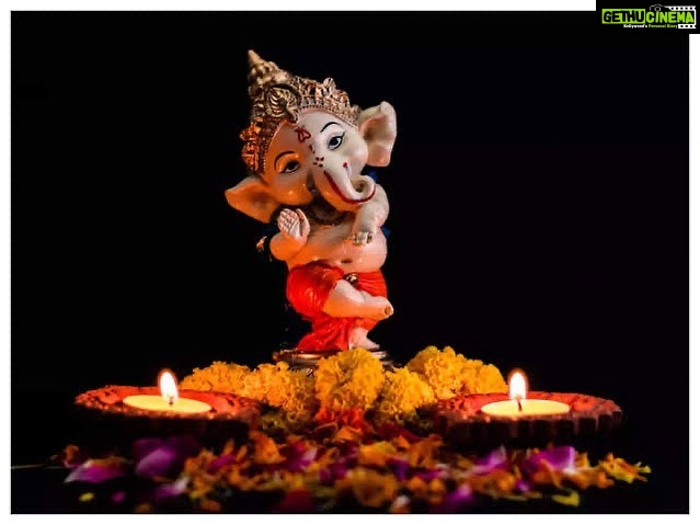 Anushka Shetty Instagram - Wishing you all a very happy Ganesh Chaturthi 🙏