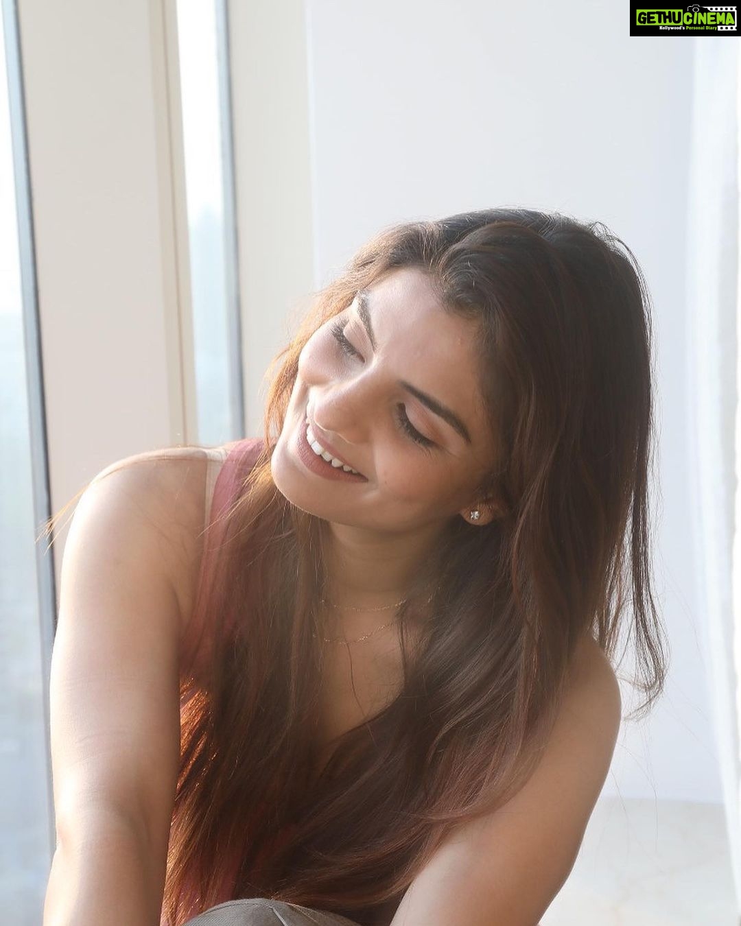 Anveshi Jain Instagram - Candid❤️ . . . . #love #2022 #throwback #instagood #insta #instagram #reels #réel #reel #instafashion #bollywood #bollywoodactress #instafashion #reelsvideo #bollywoodhot #candid #random #bolly #anveshijainhot #anveshijain #anveshi