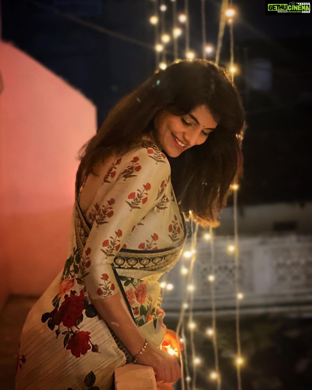 Anveshi Jain Instagram - #happydiwali #anveshijain #love #diwali #vibes #ootd #indian #instagram #bollywood #instagram