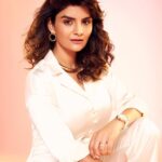 Anveshi Jain Instagram - New Look ! Shot by my favourite- @siddhalbe . . . . . . #photooftheday #photography #love #white #photoshoot #ootd #newlook #transformation #instagood #instagram