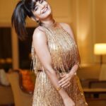 Anveshi Jain Instagram - Here is my recent look from my stage Dance performance I did in Colombo this week . After dancing on screen for Naa Peru Seesa , I am enjoying performing on stage even more and not just singing but also dancing 💃. . . . . . . #colombo #anveshijain #dance #performance #bollywood #bollywoodsongs #bling #gold #travel #event #shows #singing #performance Colombo, Sri Lanka