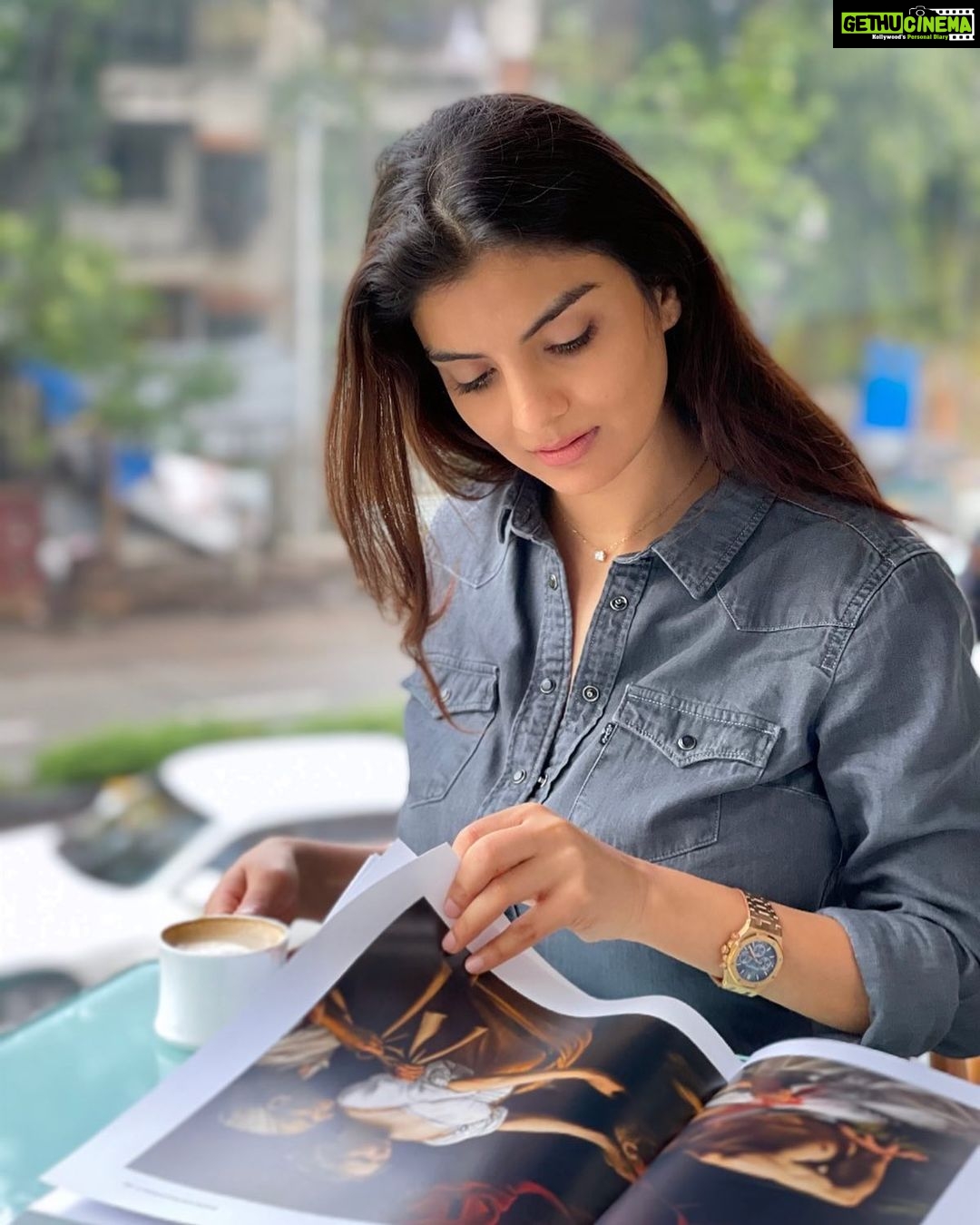 Anveshi Jain Instagram - Magazine with a ☕️ . . . . . . #love #travel #photoshoot #photography #ootd #sunset #goldenhour #anveshijain #instagood #instagram #instadaily #ootd #réel #reel #instafashion #bollywood #bollywoodactress #instafashion #reelsvideo #bollywoodhot #candid #random #bolly #anveshijain #anveshi