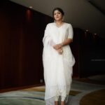 Aparna Balamurali Instagram - 📷 : @merin__georg Styling : @keepitstylish_by_ammu @styledbyammu Outfit : @s.h.e_designer Make up : @tinu_peter Jewellery : @pureallure.in