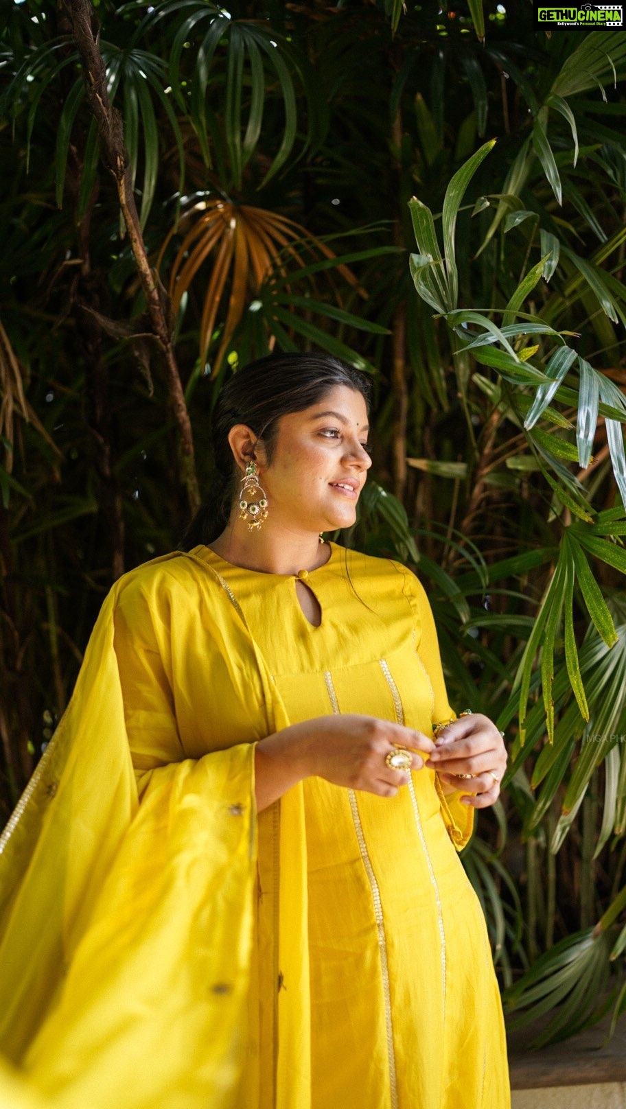 Aparna Balamurali Instagram - π Promotions for Sundari Gardens β¨ #3 π· : @merin_georg Styling : @keepitstylish_by_ammu @styledbyammu Outfit : @zuleiha_by_shehazeen Make up : @rizwan_themakeupboy Jewellery : @pureallure.in