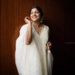 Aparna Balamurali Instagram - 📷 : @merin__georg Styling : @keepitstylish_by_ammu @styledbyammu Outfit : @s.h.e_designer Make up : @tinu_peter Jewellery : @pureallure.in
