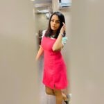 Apoorva Arora Instagram – That meme about wanting short hair when your hair is long and vice versa is very real👀🤦‍♀️

The urge to 💇‍♀️ and go back to this length is so strong rn 

📸- @whogaganarora 
#throwback