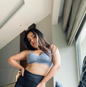 Apoorva Arora Instagram - 💆🏻‍♀️