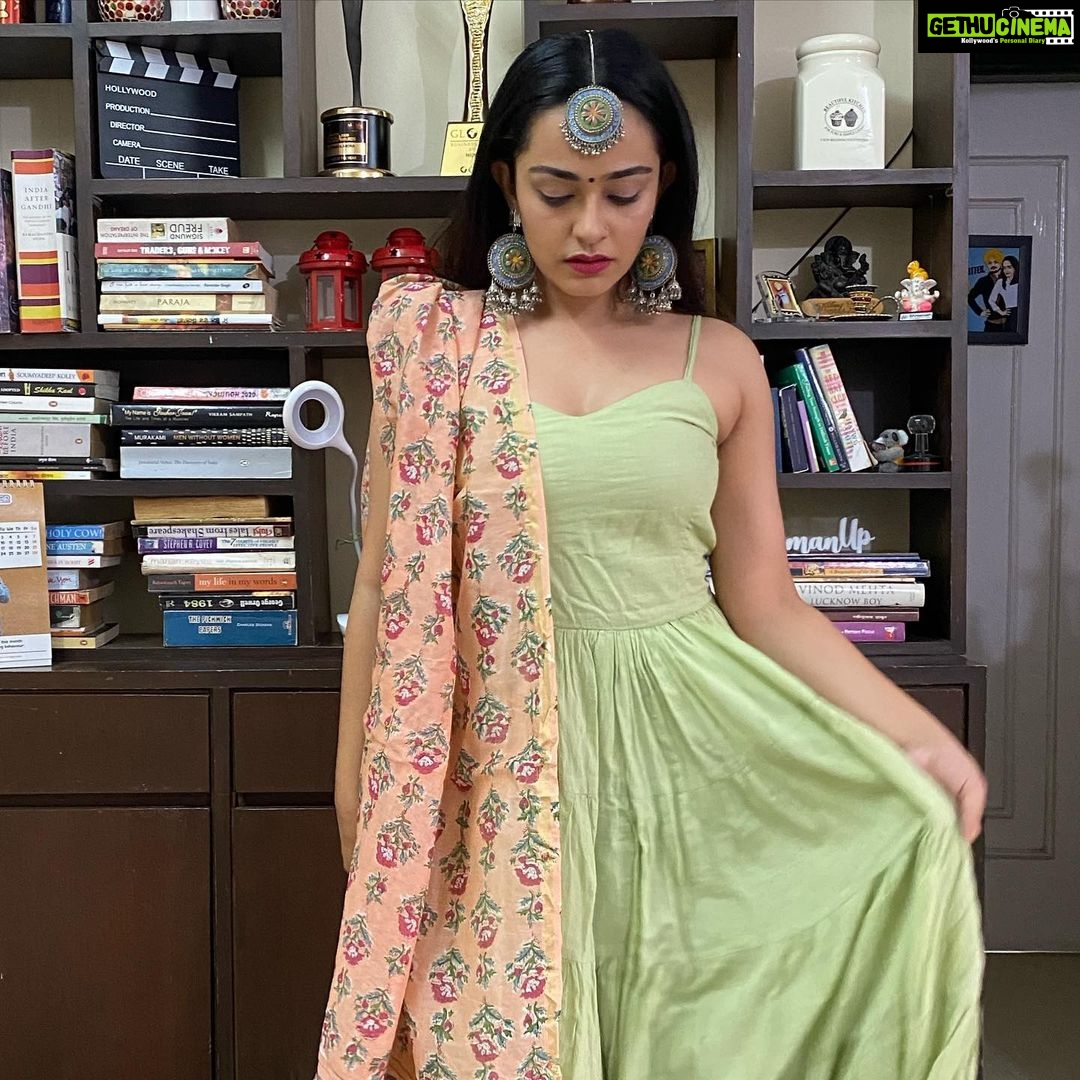 Apoorva Arora Instagram - I’m “Typed a fancy caption and deleted it because it looked pretentious” years old