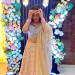 Apoorva Arora Instagram – बन्नो की सहेली 

📸- @kabhikabhiadeity / @lsiddharth26l