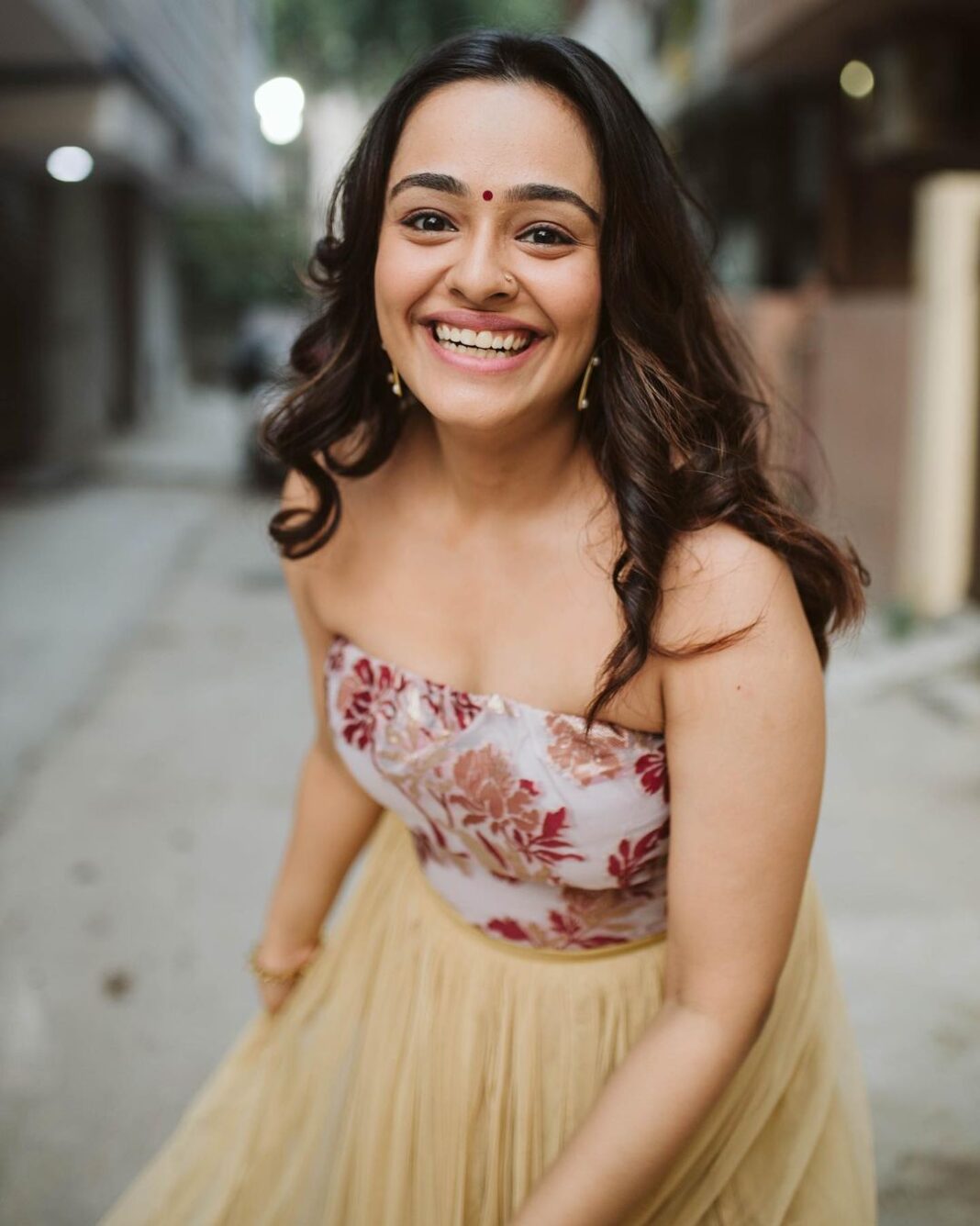 Apoorva Arora Instagram - ⚡️ 📸- @mohithambiria @portraitsbybambi HMU & styling- @apooarora 😂