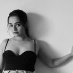 Apoorva Arora Instagram - 📸- @anurag_kabburphotography 💄- @makeupbyjanak 💇‍♀️- @glowzoh