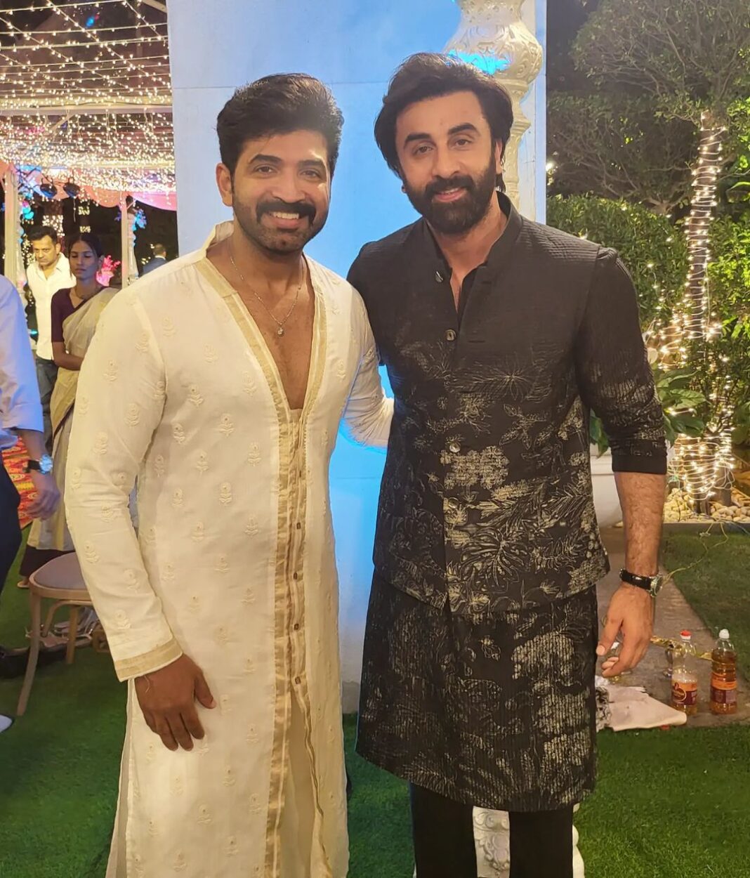 Arun Vijay Instagram - Was a pleasant catch up with the humble actor #Ranbirkapoor on a divine evening!!🤝🏼❤️