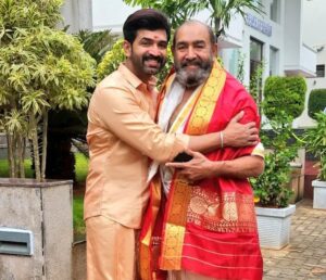 Arun Vijay Instagram - Happy birthday Appa!!❤️ 
#Thirumala 🙏🏽

#Family
@aarathi_arun @pritha10hari @sridevi_vijaykumar