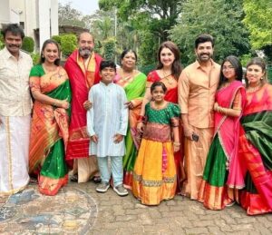 Arun Vijay Instagram - Happy birthday Appa!!❤️ #Thirumala 🙏🏽 #Family @aarathi_arun @pritha10hari @sridevi_vijaykumar