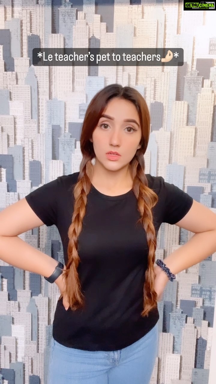 Ashnoor Kaur Instagram - #SauTarahKe buttering ke tareeke inke🤣 . . . #funnyreels #relatablereels #studentlife #studentteacher #reelyfunny #trending #studentlife #studentmemes #schoolmemes #schoollife