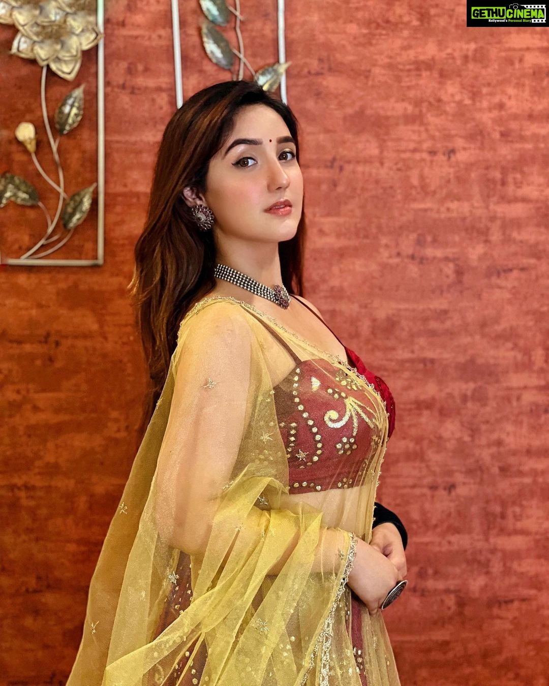 Ashnoor Kaur Instagram - #NavratriLook2022 ♥️ 1,2 or 3? . . . Wearing @manishkumar330_