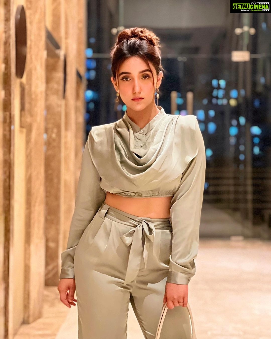 Ashnoor Kaur Instagram - Diva is a female version of a hustla🤍 . . . #AboutLastNight #WhatIWore Outfit @srstore09 Styled by @stylingcityy Bag @gucci