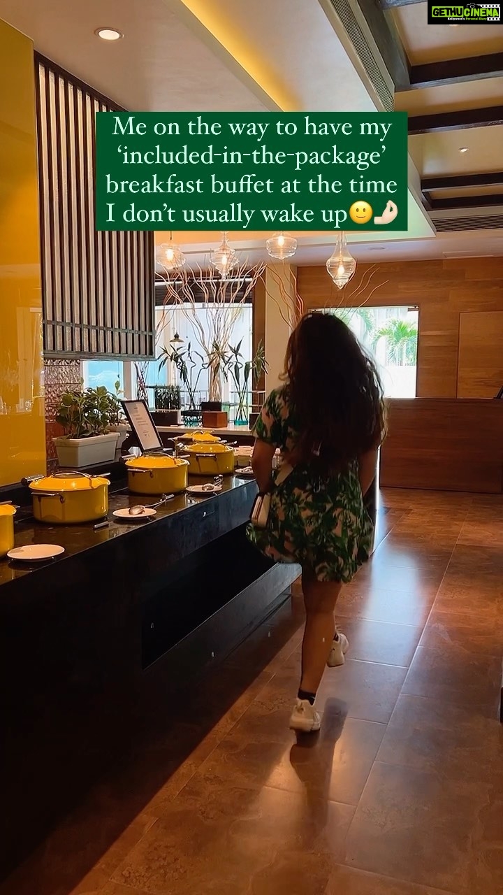 Ashnoor Kaur Instagram - Breakfast- the most important meal- is even more important when you have a buffet🙂✌🏻