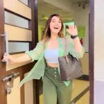 Ashnoor Kaur Instagram - Confession: I’m that girl, that girl is me🙈🤣 . . . #YouNeedToCalmDown #funnyreels #relatablereels #collegelife #collegegirls #collegereels #collegememes #morninglecture #explore #funny #reelitfeelit