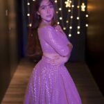 Ashnoor Kaur Instagram - Aake phir na jaana re🤍 . . . #SaiyyanDilMeinAanaRe @anjimaxuofficially #Saiyyan #DanceReels #ChamChamaCham