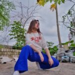 Ashnoor Kaur Instagram - Ain’t no Cinderella, I like the shoes🤍❤️💙