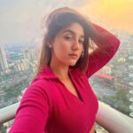 Ashnoor Kaur Instagram - Windy days, Sunkissed face… But the wind gushing through my hair like a blaze💨 (P.S. DONT miss the last picture🤣)