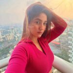 Ashnoor Kaur Instagram - Windy days, Sunkissed face… But the wind gushing through my hair like a blaze💨 (P.S. DONT miss the last picture🤣)