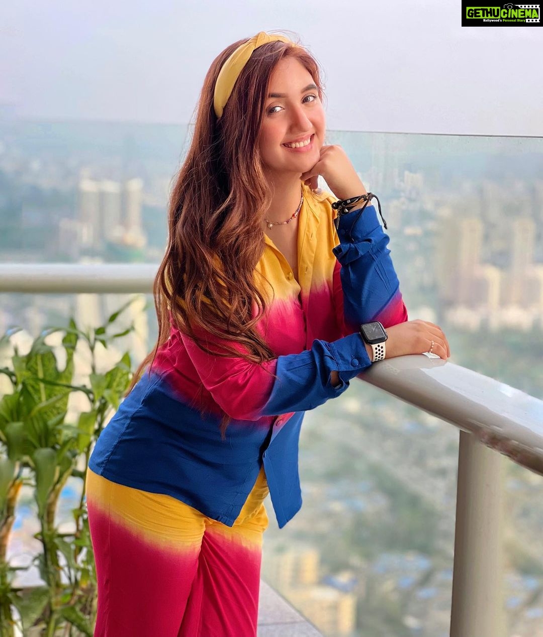 Ashnoor Kaur Instagram - The soul becomes dyed, with the color of its thoughts🤍 . . . #WhatIWore #ashnoorstylediaries Wearing @howwhenwearclothing 📸 @kauravneet79 momma dear!